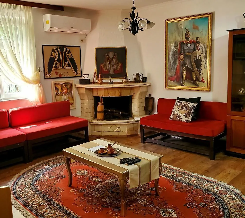 Unique Traditional House, Hosted By J&G Tiran
