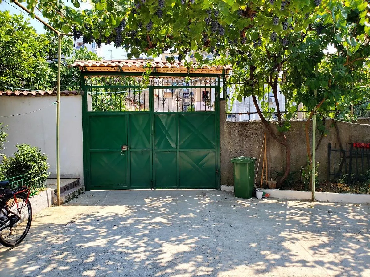 Unique Traditional House, Hosted By J&G Tiran Villa